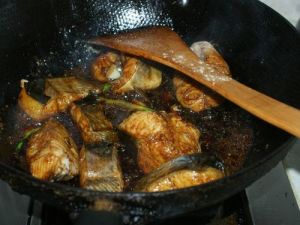 红烧鲶鱼的家常做法 鲶鱼炖豆腐的家常做法